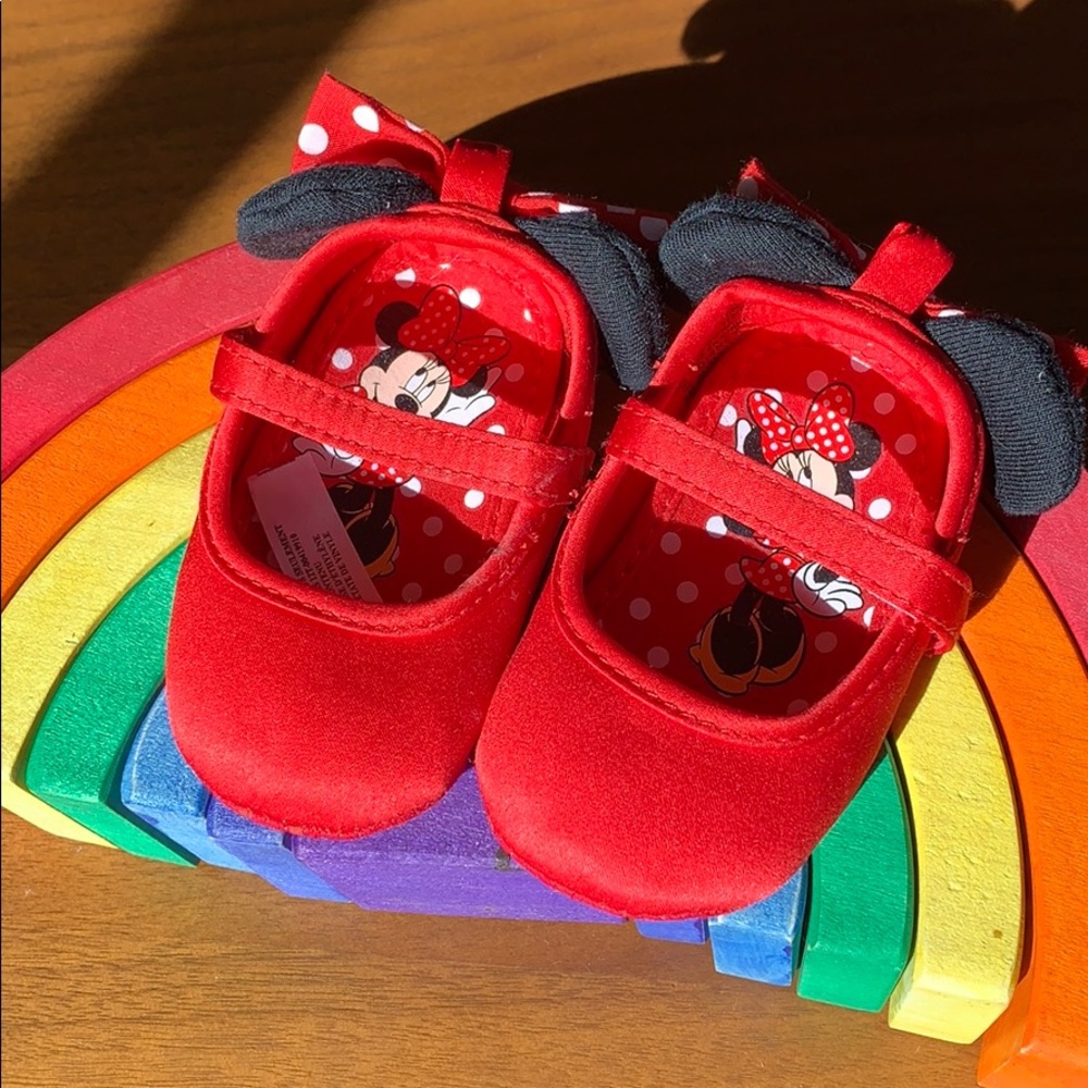 Disney Minnie Crib Shoes EUC 3-6 month